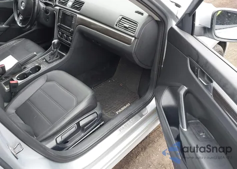 2017 Volkswagen Passat 1.8T Se из США, поврежденный, VIN 1VWGT7A35HC063853